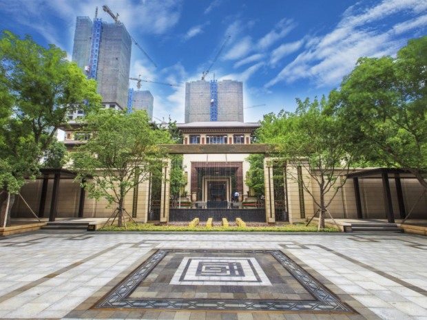南京一小区4岁男孩不慎从14楼坠亡,小区物业应承担哪些责任?(图1) 南京一小区4岁男孩不慎从14楼坠亡,小区物业应承担哪些责任?(图1)