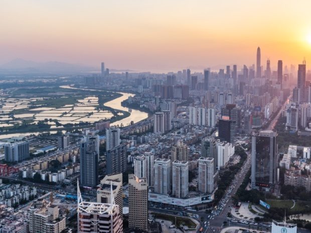 女子在房里方便从阳台抛粪,高空抛物行为的惩罚如何?(图1)