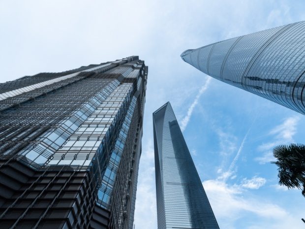 广州珠江新城东塔着火?谣言!网络谣言与房产市场稳定性?(图1) 广州珠江新城东塔着火?谣言!网络谣言与房产市场稳定性?(图1)