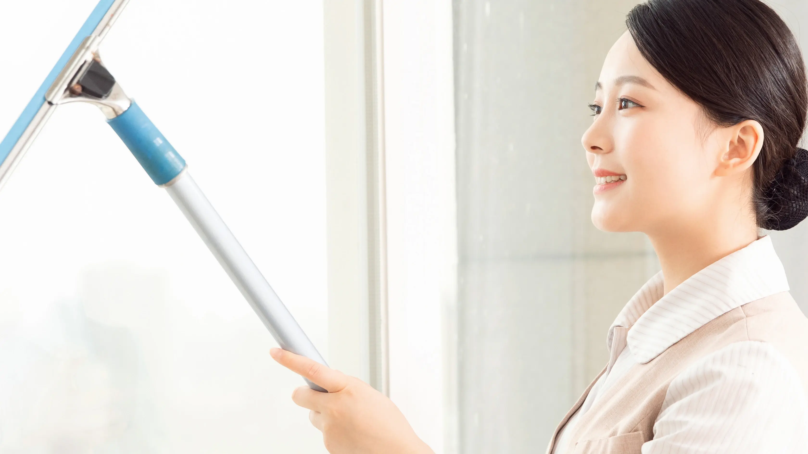 第一批00后已经开始做家政了,雇年轻家政打扫房子要注意什么?(图1) 第一批00后已经开始做家政了,雇年轻家政打扫房子要注意什么?(图1)