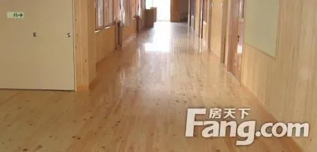 实木地板与实木复合地板的区别 实木复合地板家居如何搭配 实木地板与实木复合地板的区别 实木复合地板家居如何搭配