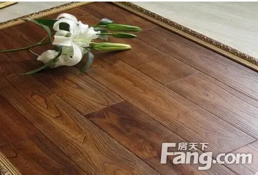 瓷砖地板和木地板的区别 木地板应该如何选购 瓷砖地板和木地板的区别 木地板应该如何选购