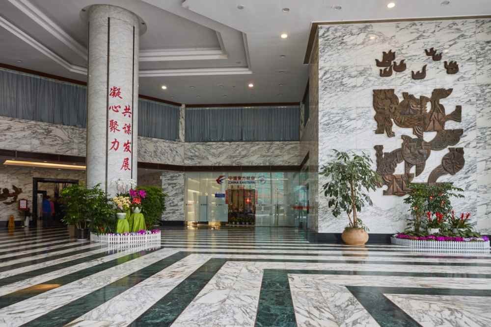 实木地板与家具这样搭配好看100倍,怪不得我家这么丑!(图7) 实木地板与家具这样搭配好看100倍,怪不得我家这么丑!