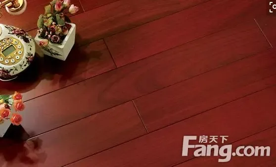 实木地板和复合地板哪个好?木地板打蜡方法? 实木地板和复合地板哪个好?木地板打蜡方法?