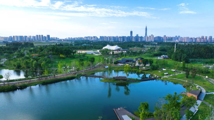 成都主城惊现1.5低密大盘,百亩湿地旁藏着怎样的奢居秘密?(图6) 成都主城惊现1.5低密大盘,百亩湿地旁藏着怎样的奢居秘密?(图6)