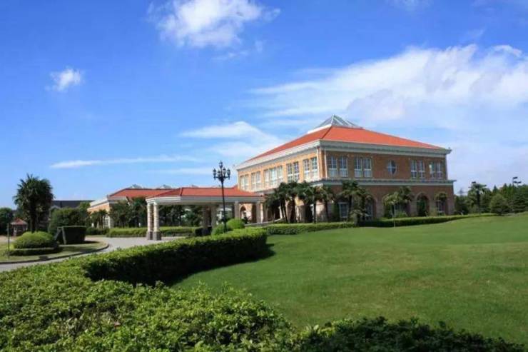 上海38栋法式独栋庄园,竟然藏着世界500强高管的居住秘密(图9) 上海38栋法式独栋庄园,竟然藏着世界500强高管的居住秘密(图9)